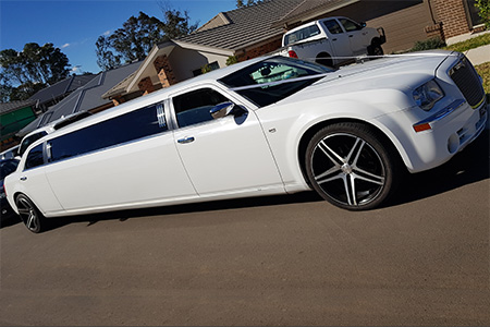 Chrysler 300c 10 Passengers Stretch - Wedding Cars Australia